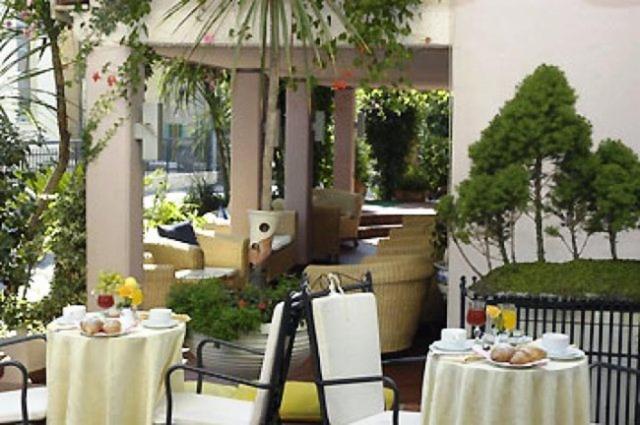 Hotel Derby Bellaria-Igea Marina Buitenkant foto