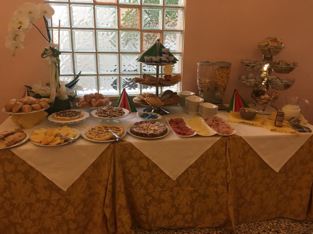 Hotel Derby Bellaria-Igea Marina Buitenkant foto