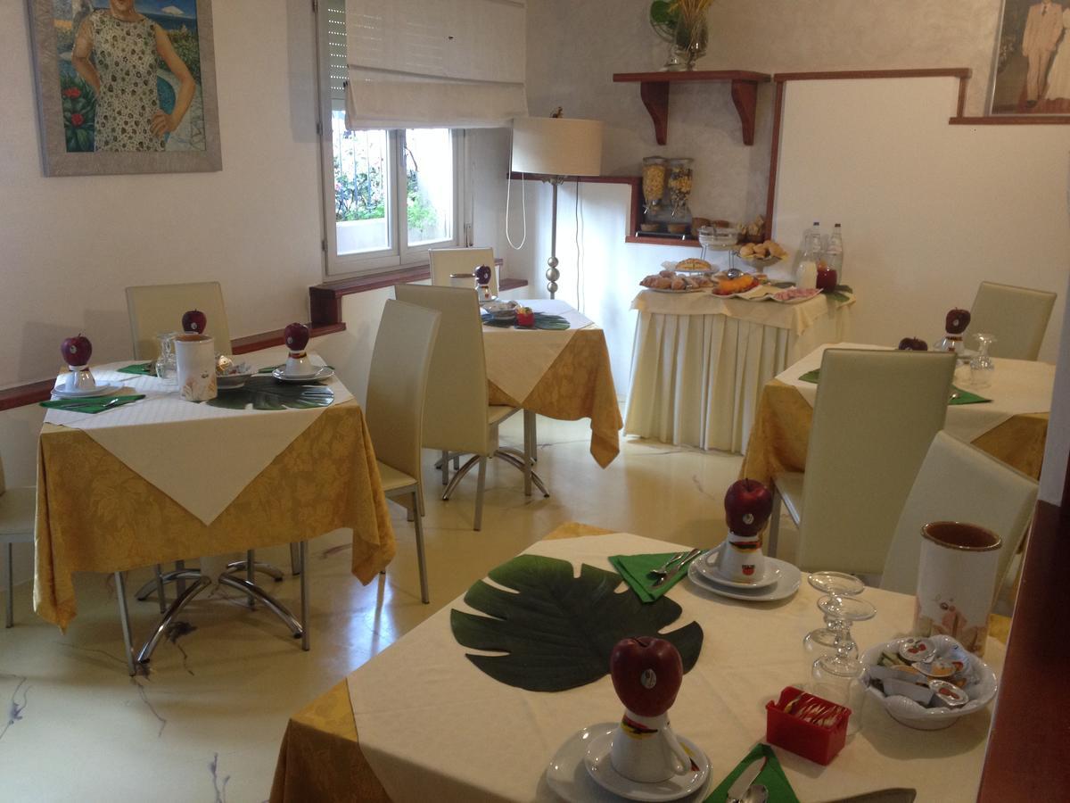 Hotel Derby Bellaria-Igea Marina Buitenkant foto